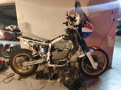 MOTO-MYSH / Serwis Vespa / Serwis Motocykli i Skuterów / spawanie plastików / diagnostyka kom / Zimowanie / Motorcycle